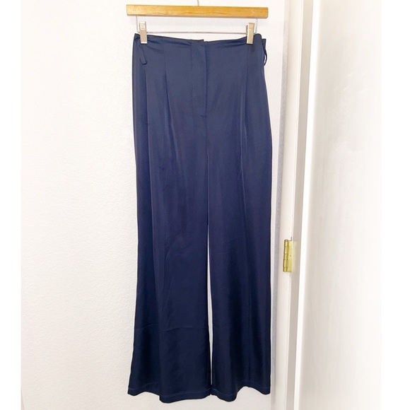 UNIVERSAL STANDARD PLUS Tresa Wide Leg Tie Pants in Navy Satin SZ: 18 - Picture 2 of 10